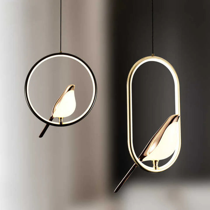 Moderne, schicke goldene Vogel-Pendelleuchte