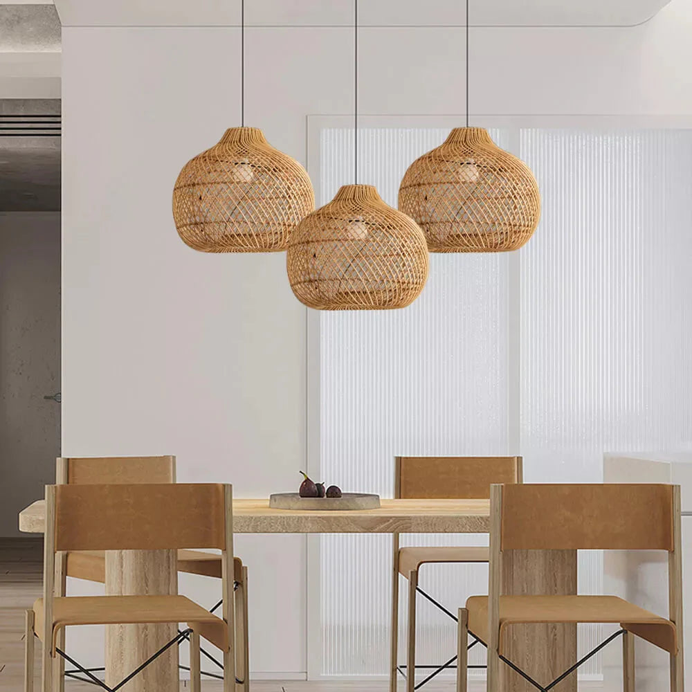 Lampada a sospensione in rattan intrecciato a mano