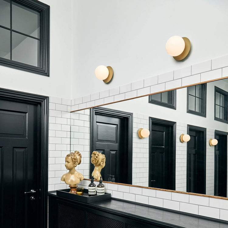 Stilfuld Disc Glas Væglampe