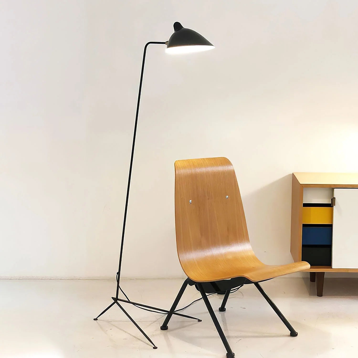 Lampada treppiede Serge Mouille