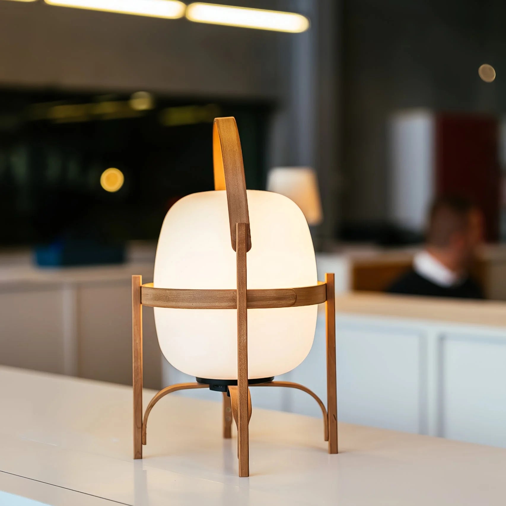 Lampe de table nomade ronde classique en verre