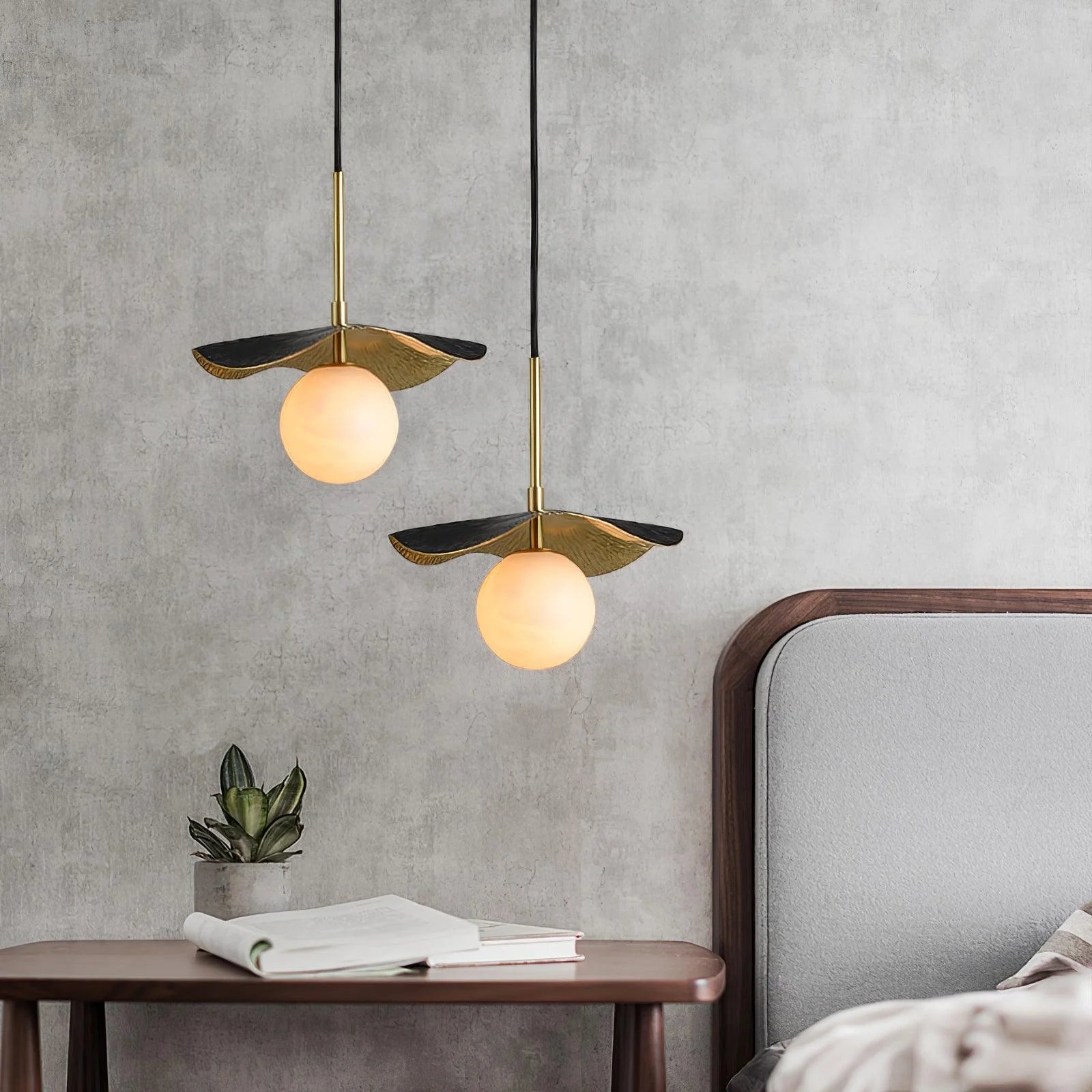 Lampe à suspension tendance en marbre feuille stylisée