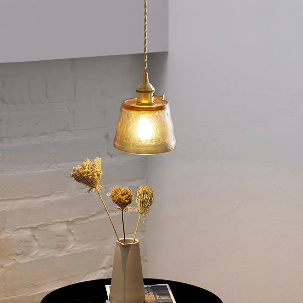 Minimalistische Glasbecher-Pendelleuchte