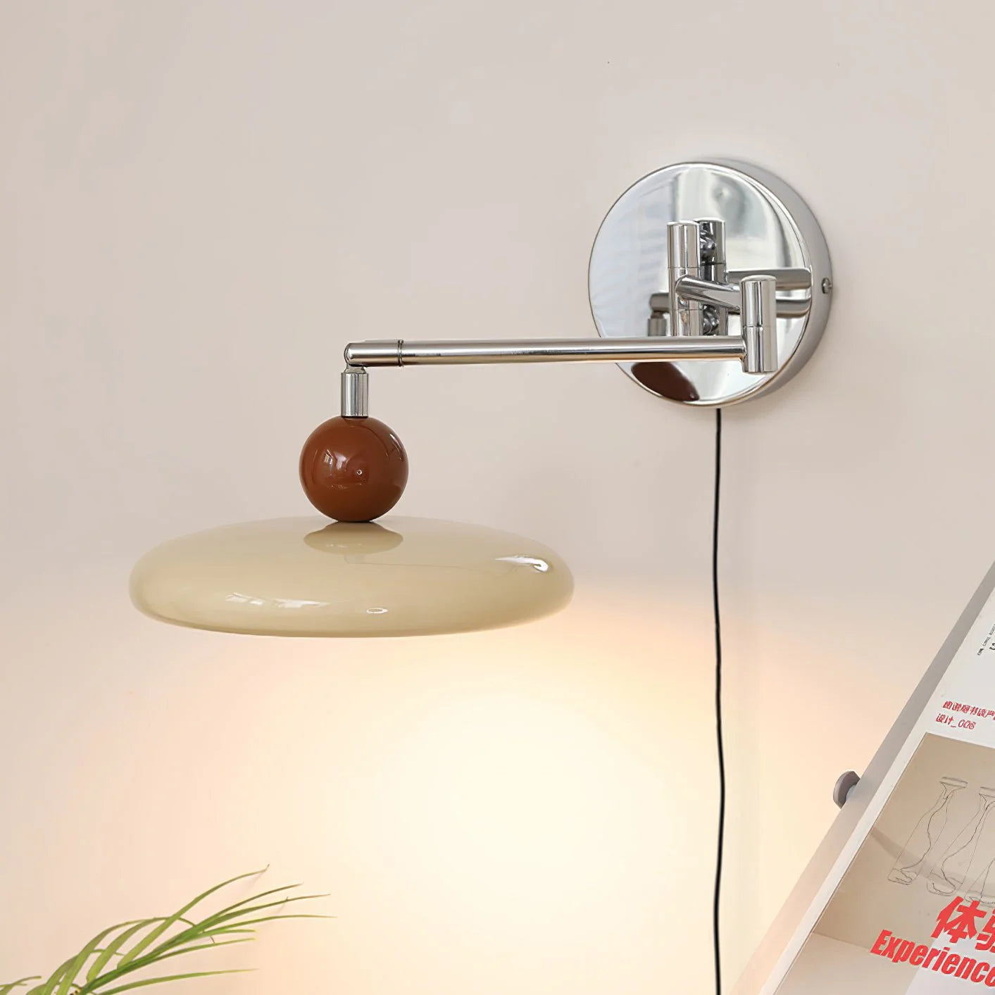 Lampada da parete portatile Lola