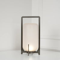 Lumière de table en braises crépusculaire