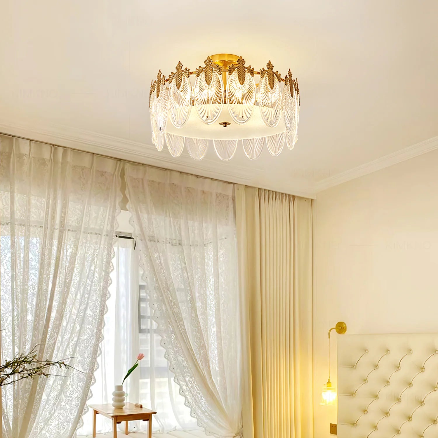 Lampadario in vetro rotondo intricato