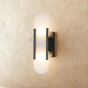 Lampada da parete elegante in metallo, opale e alabastro