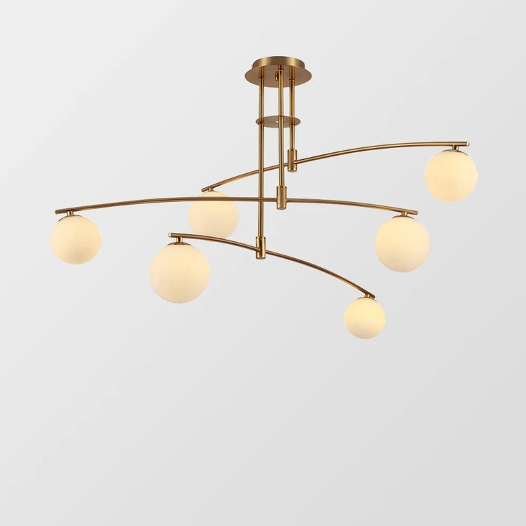 Stilfuld rund lysekrone i glas