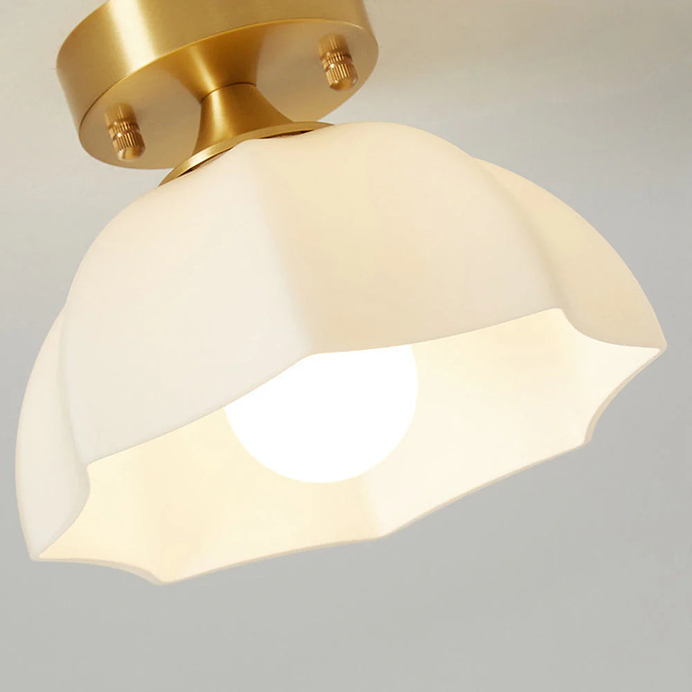 Minimalistisk hvidt kuppelloftlys