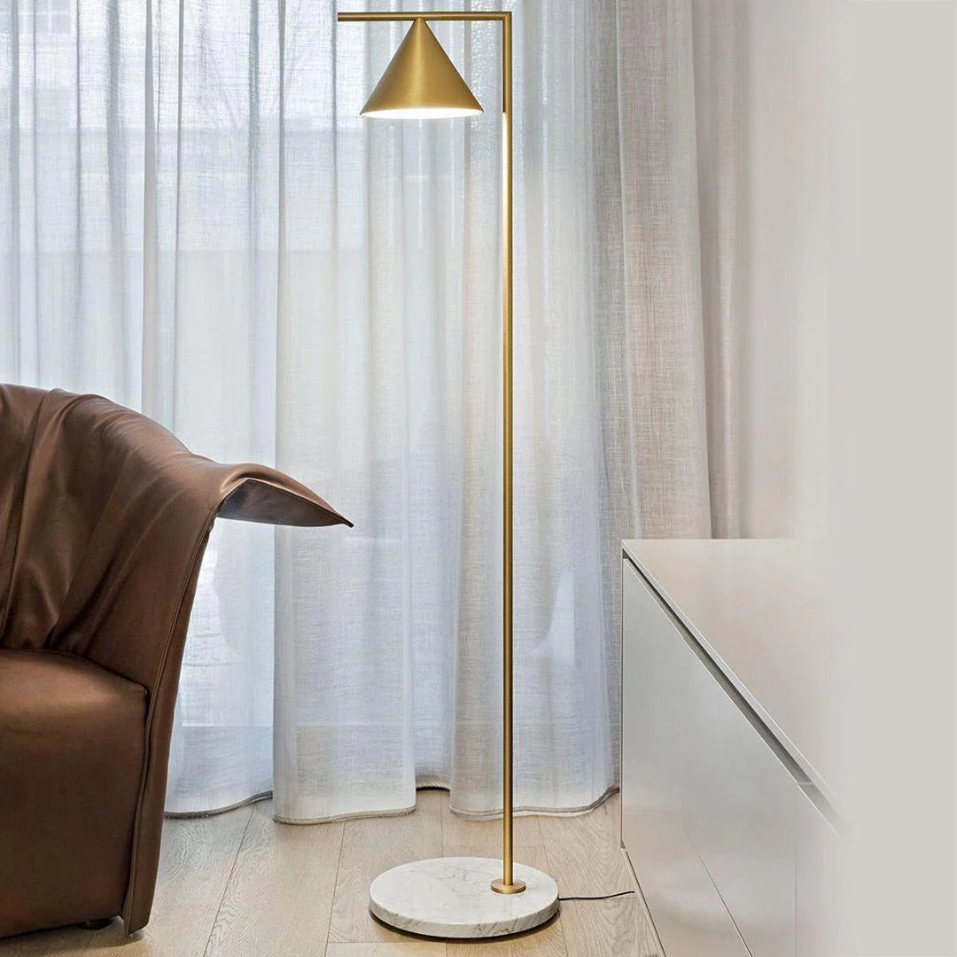 Lampadaire linéaire moderne en métal