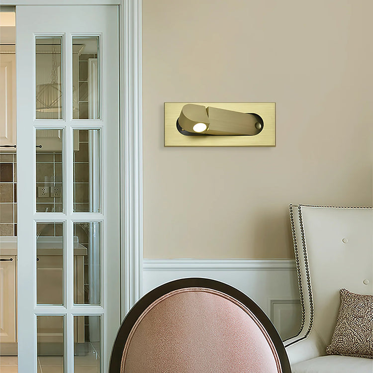 Stilfuld drejelig væglampe i aluminium