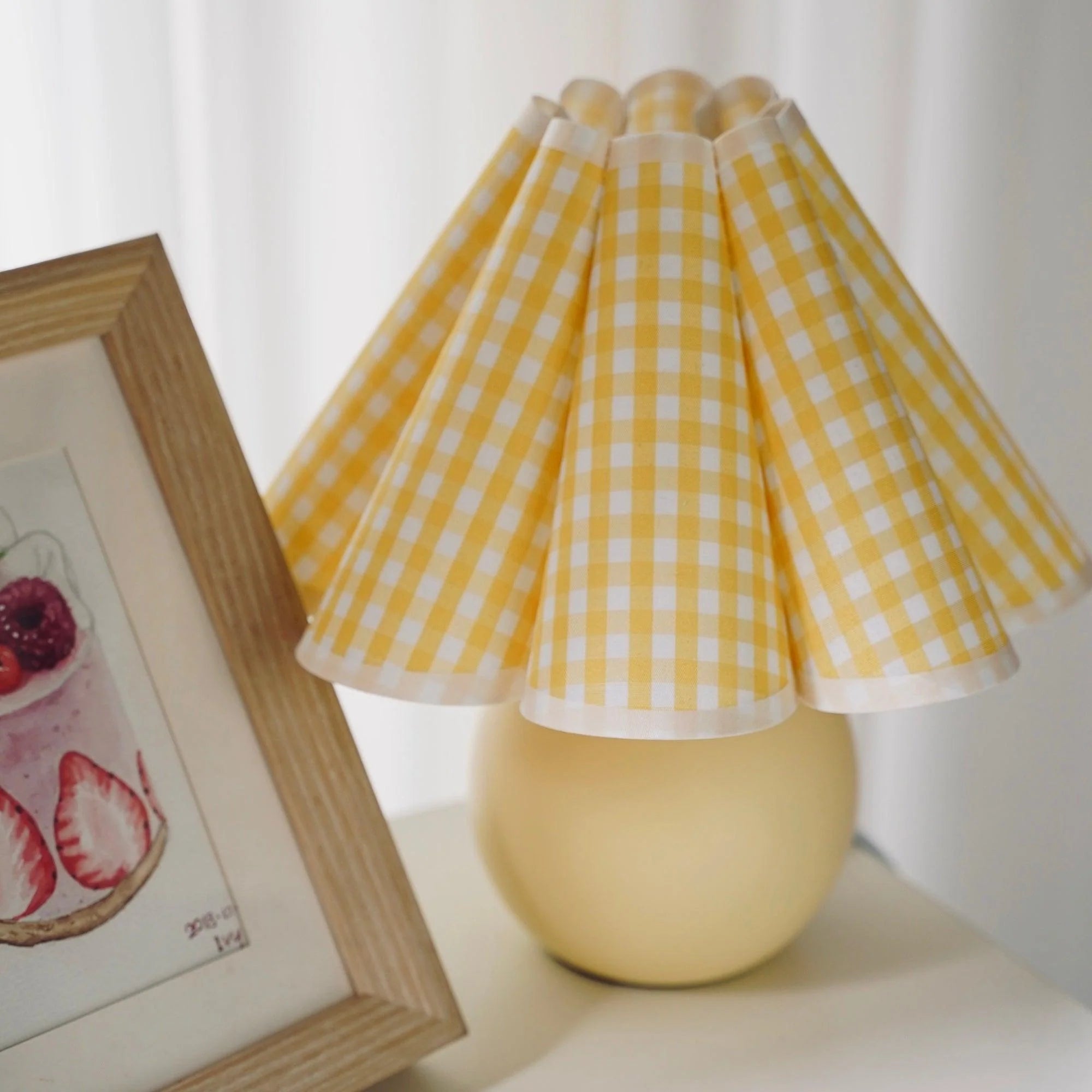 Classical Rounded Mushroom Fabric Table Lamp