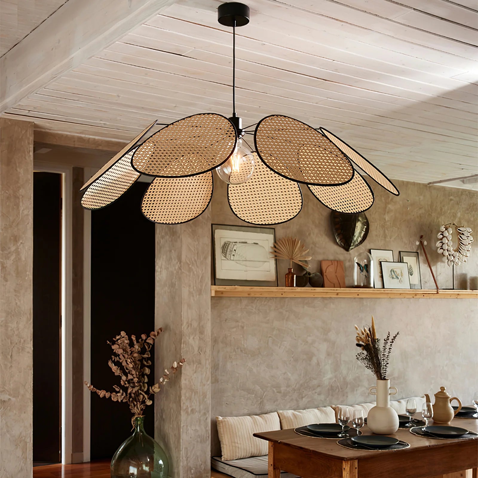 Lampada a sospensione a fiori intrecciati