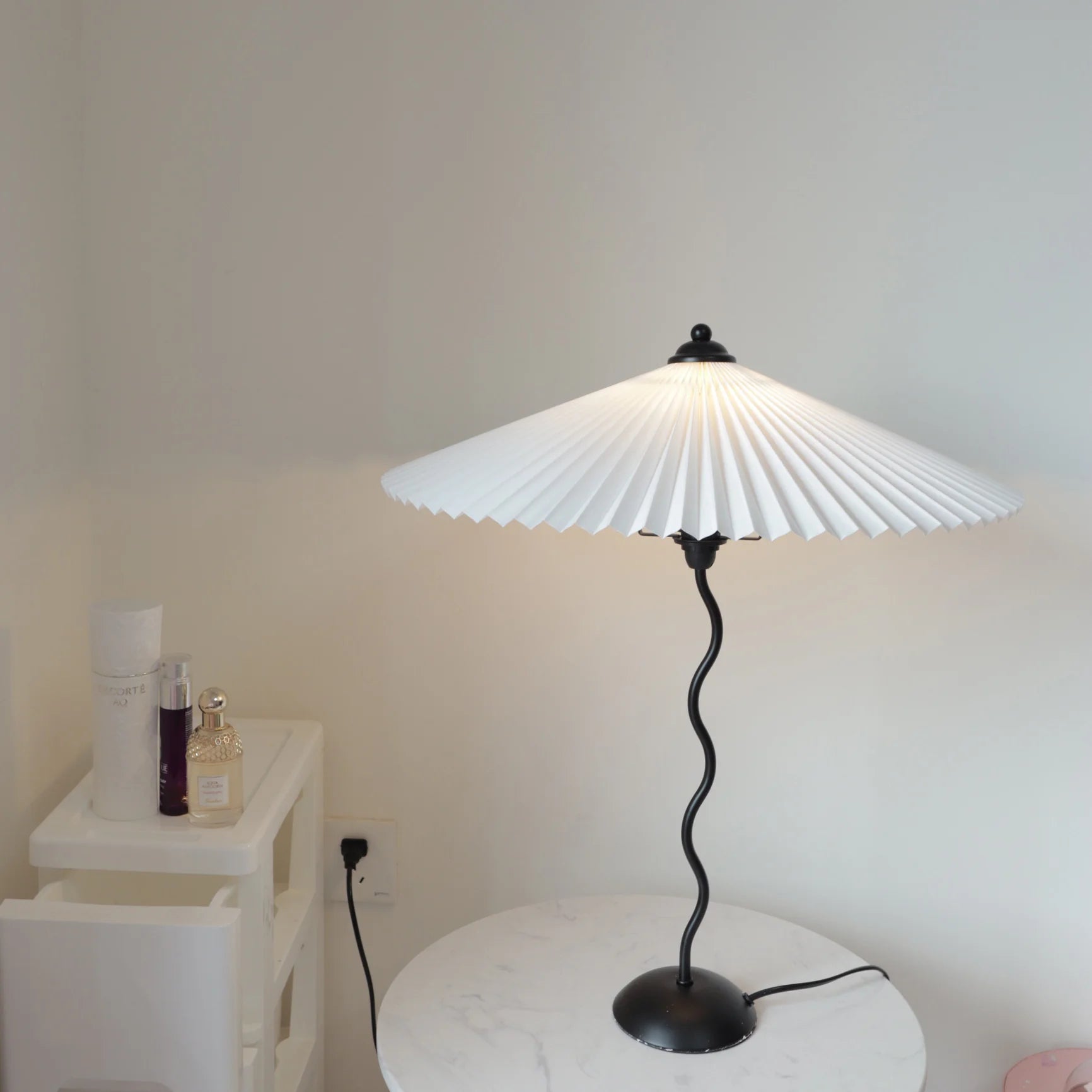 Classic Curva Metal Table Lamp