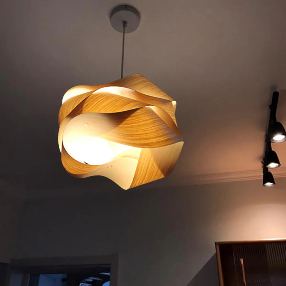 Suspension rétro en bois irrégulière