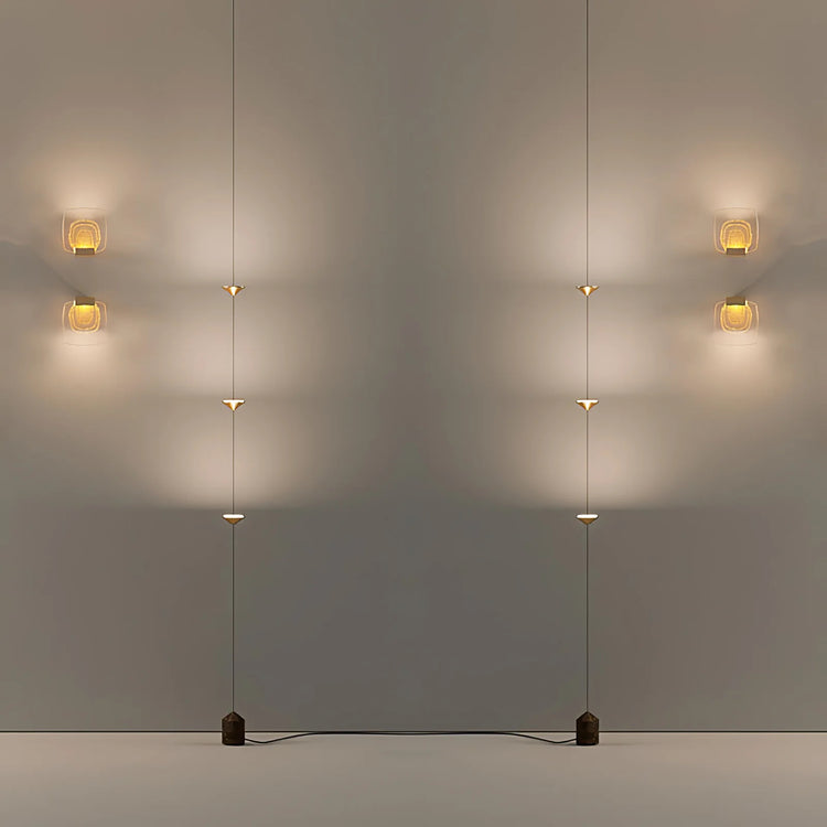 Moderne gulvlampe i konisk stål