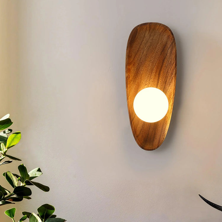 Skandinavisk pladetræ væglampe