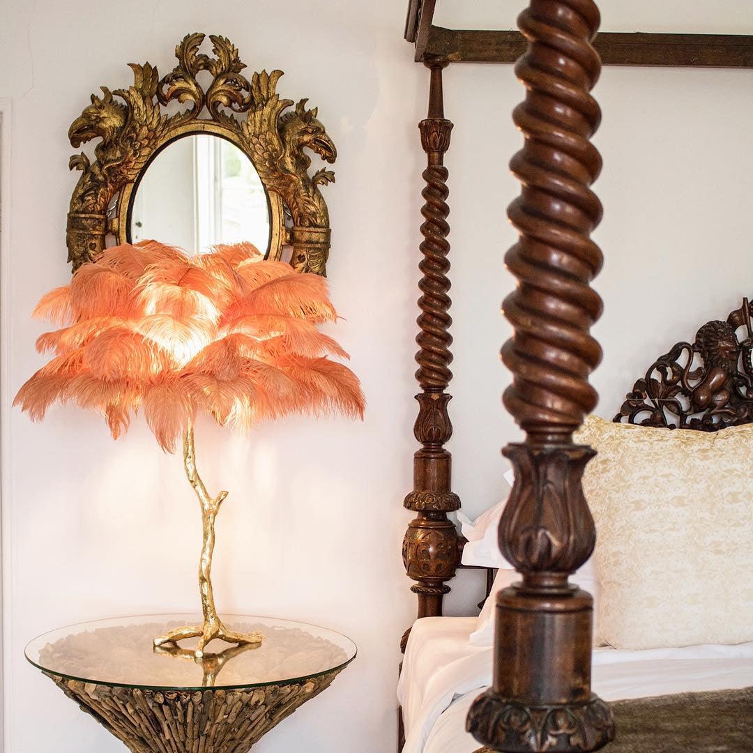 Elegant Palm Feathered Table Lamp