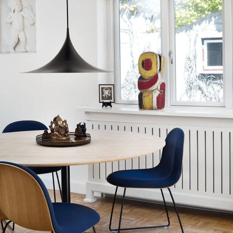 Stilfuld buelampe i aluminium