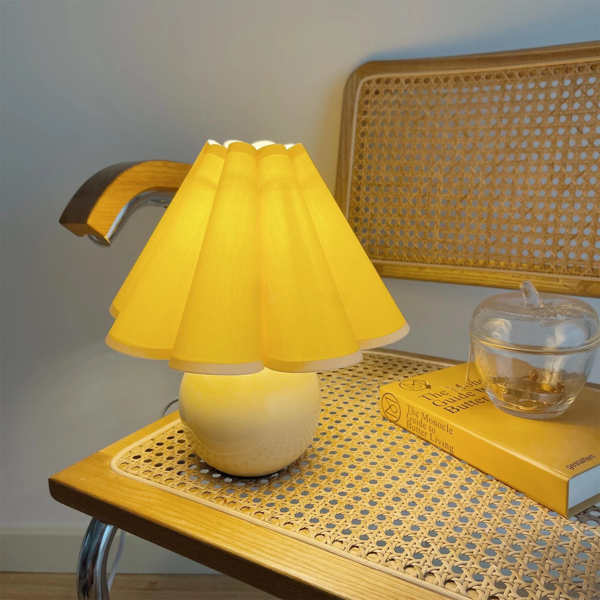 Classical Rounded Mushroom Fabric Table Lamp
