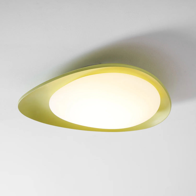 Stilfuld Pebble Resin Loftslampe