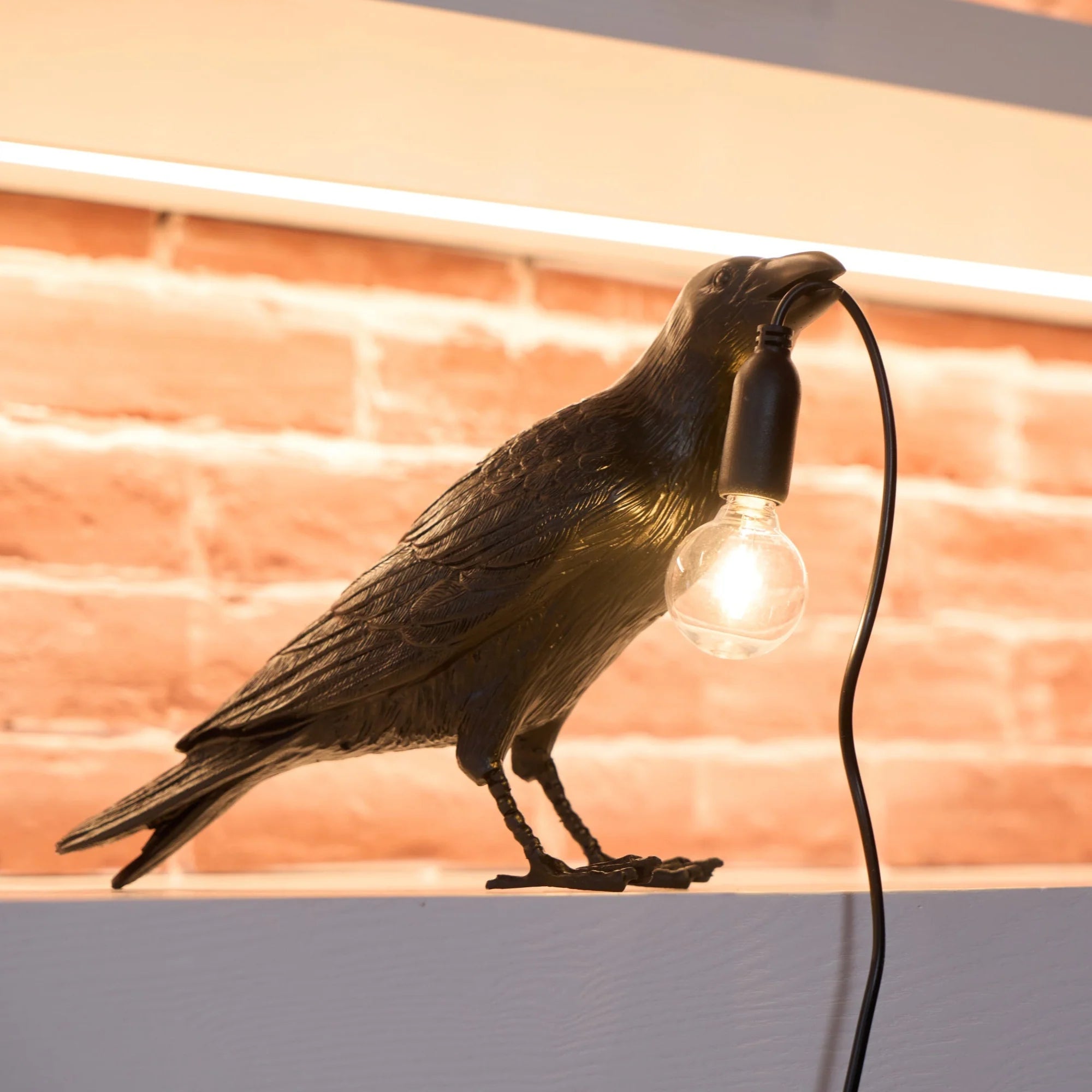 Trendy Crow Resin Table Light