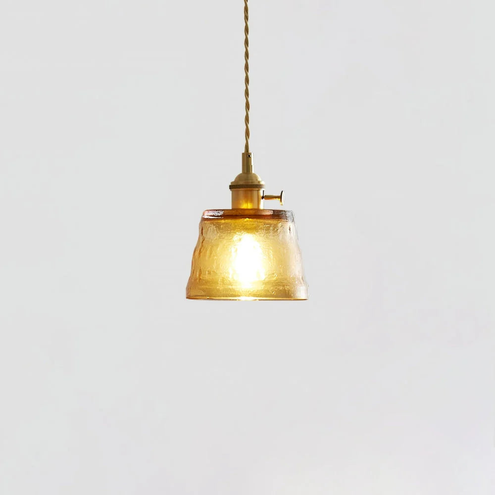 Minimalistische Glasbecher-Pendelleuchte