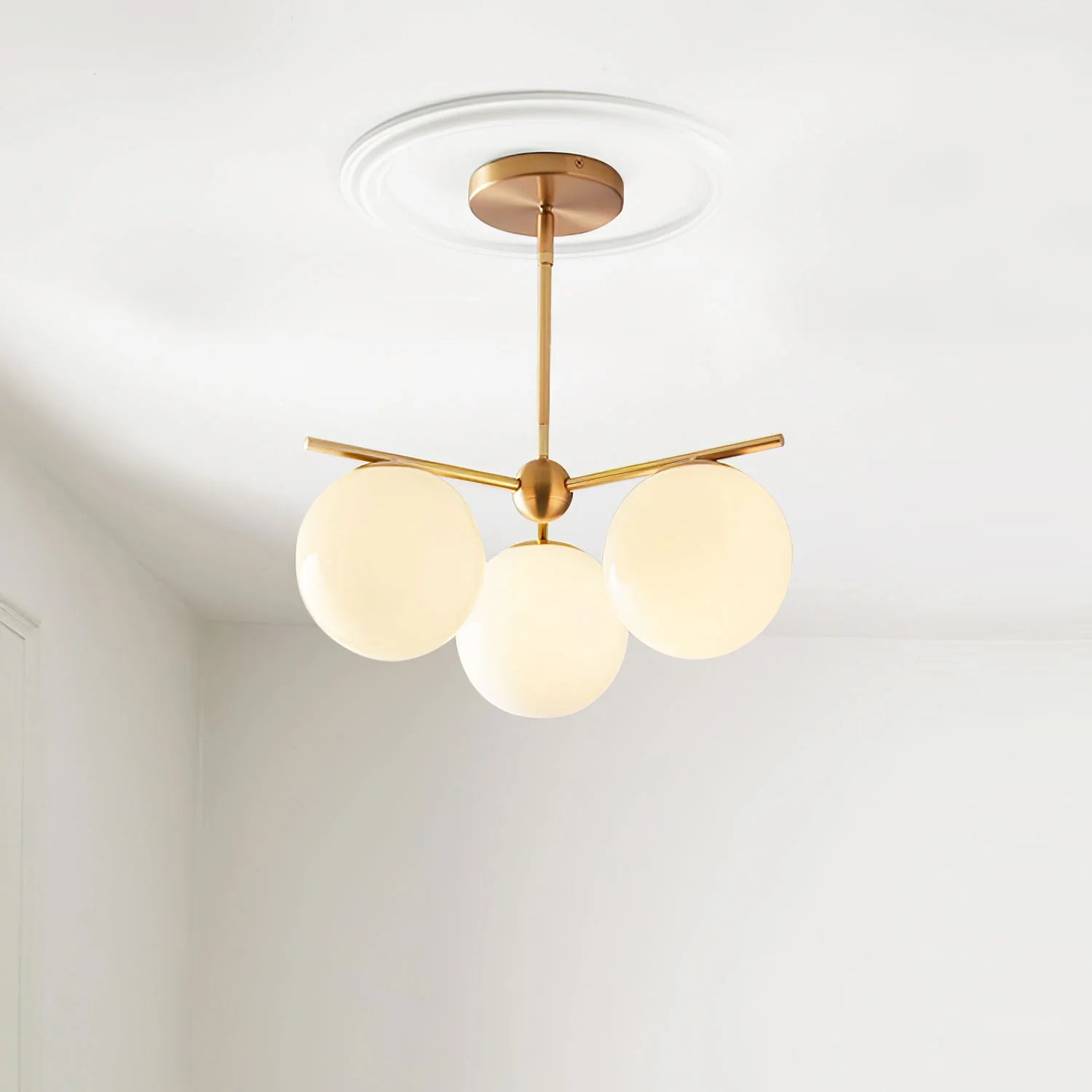 Lampadario a stelo orbitale