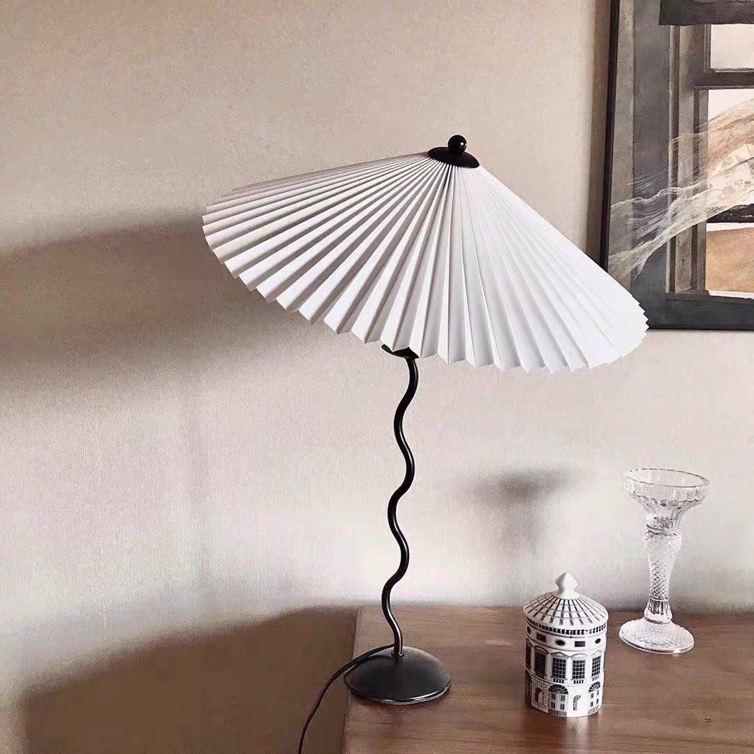 Classic Curva Metal Table Lamp
