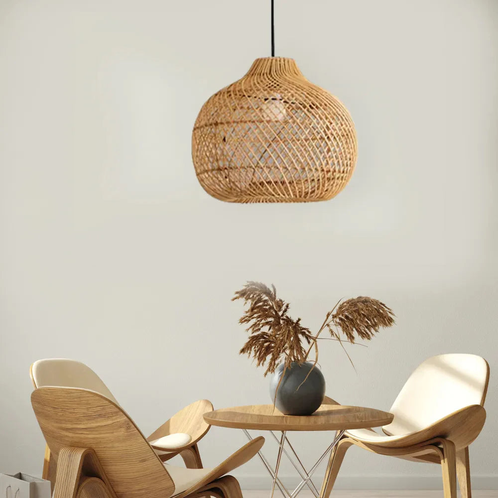 Lampada a sospensione in rattan intrecciato a mano