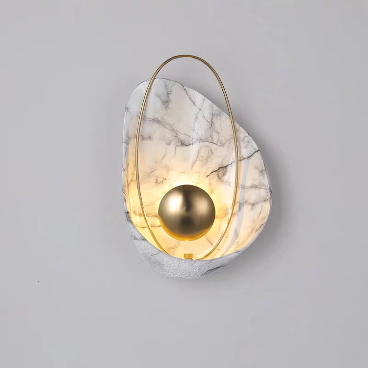 Stilfuld Pearl Resin væglampe