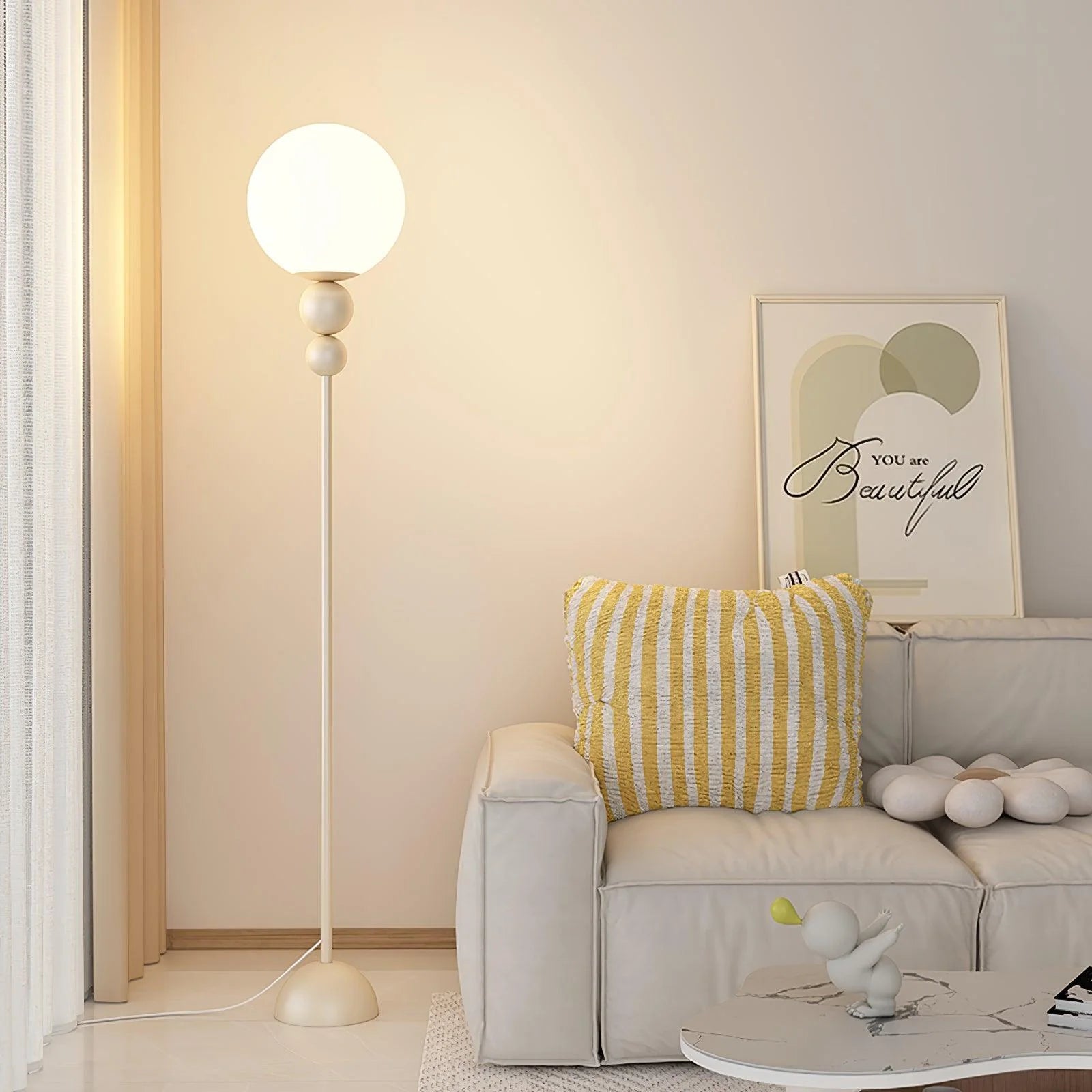 Lampadaire crème minimaliste et créatif avec boutons de fleurs