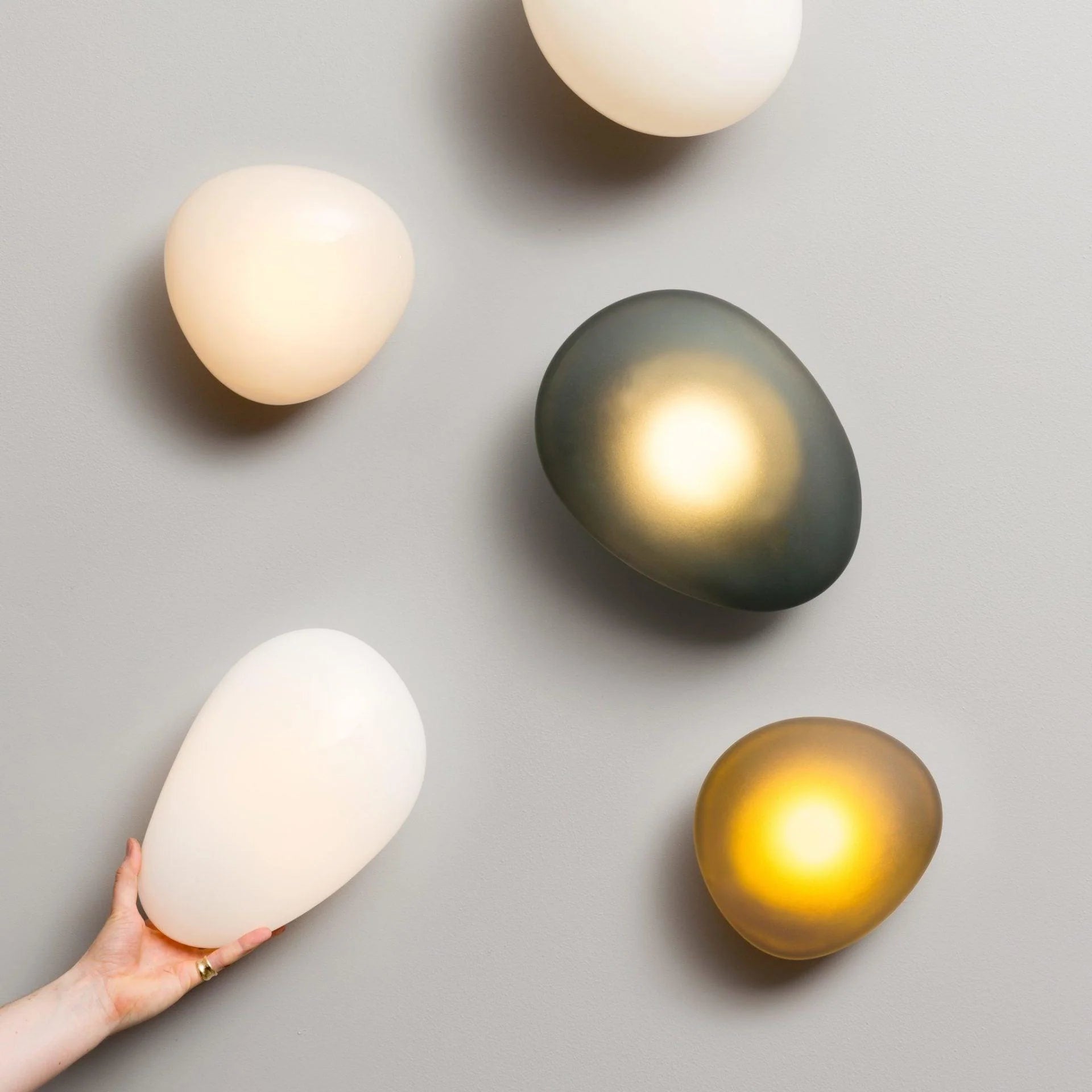 Lampada da parete a sfera luminosa