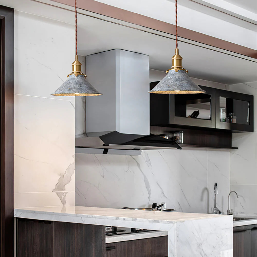 Lampada a sospensione classica in ottone a cono