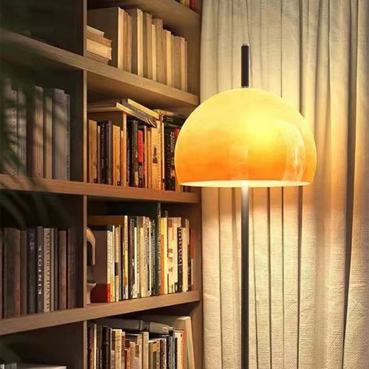 Trendy rund gulvlampe af glas