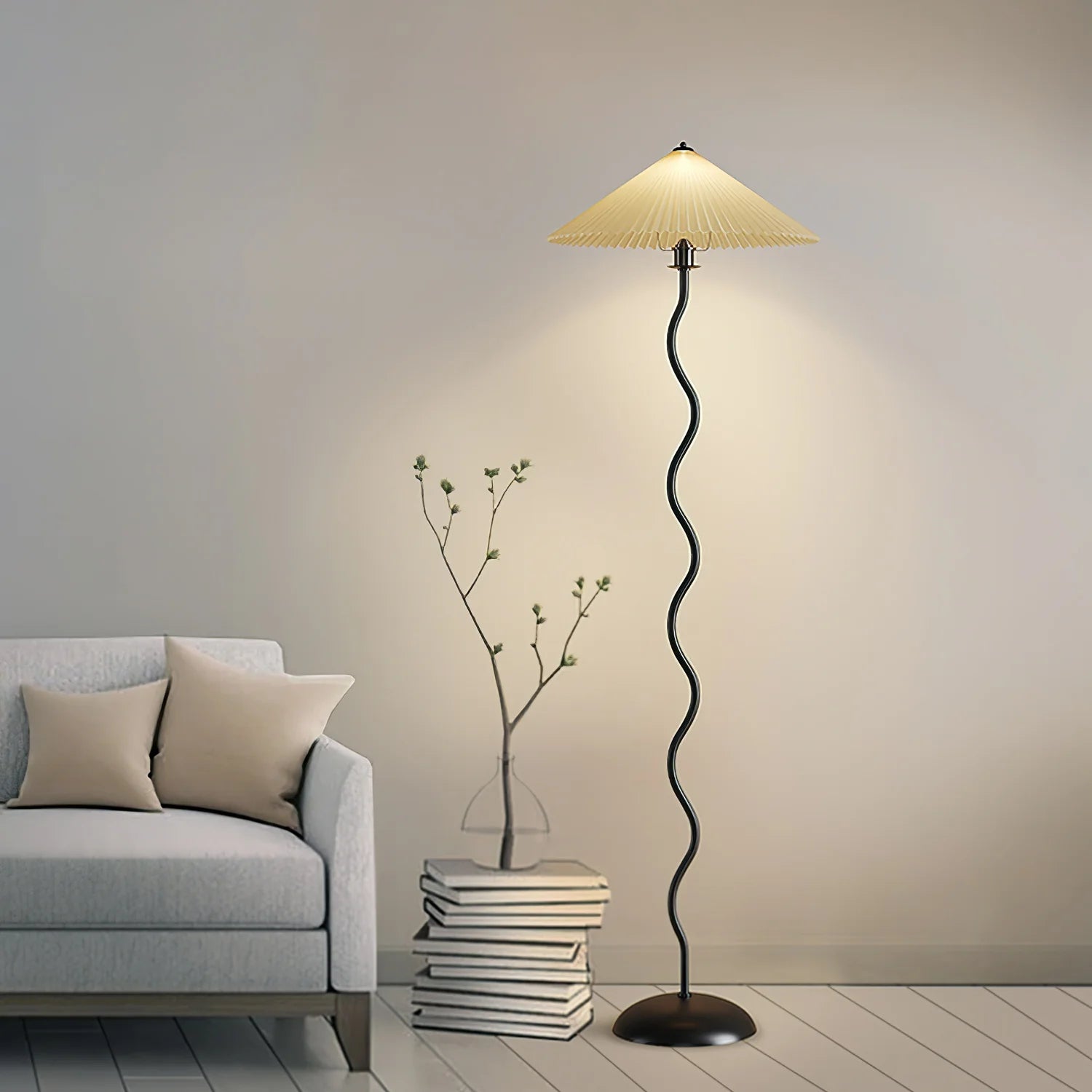 Lampadaire traditionnel en tissu et métal courbé