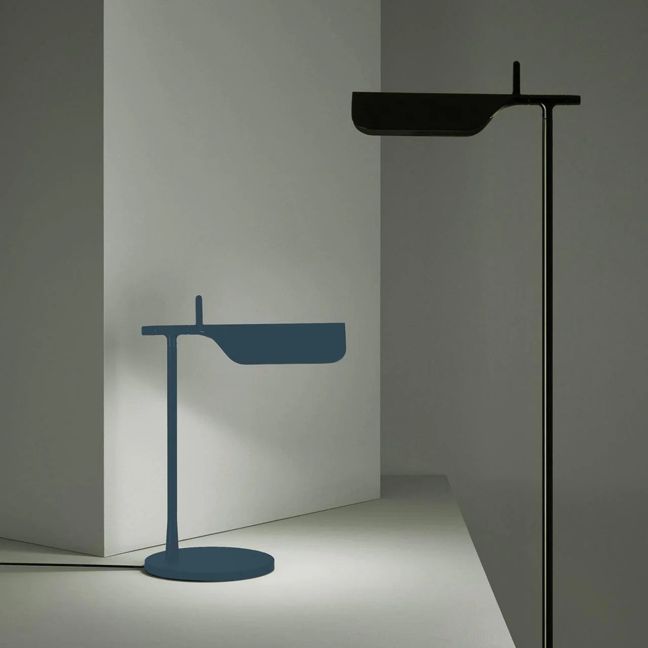 Lampe de table en fer moderne et épurée