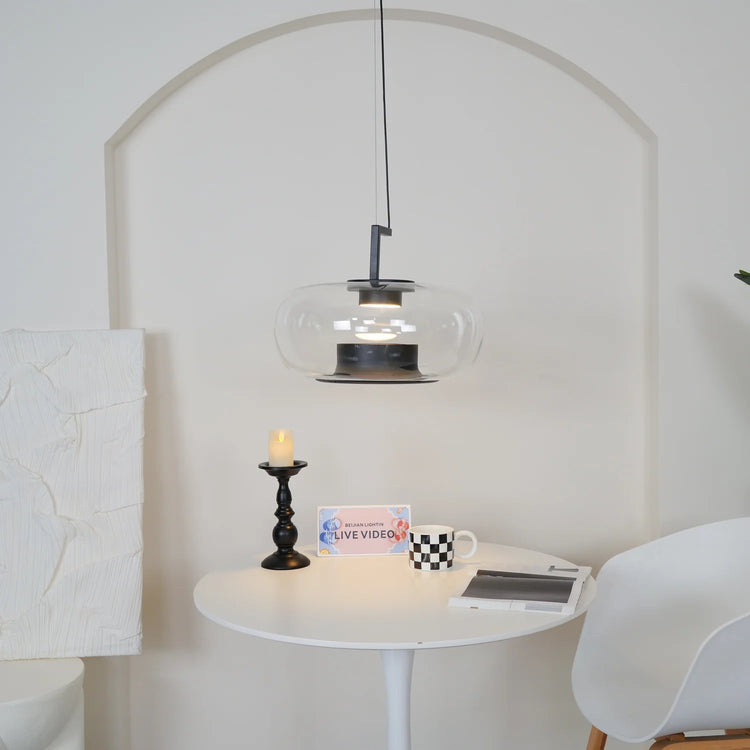 Moderne pendel i blæst glas