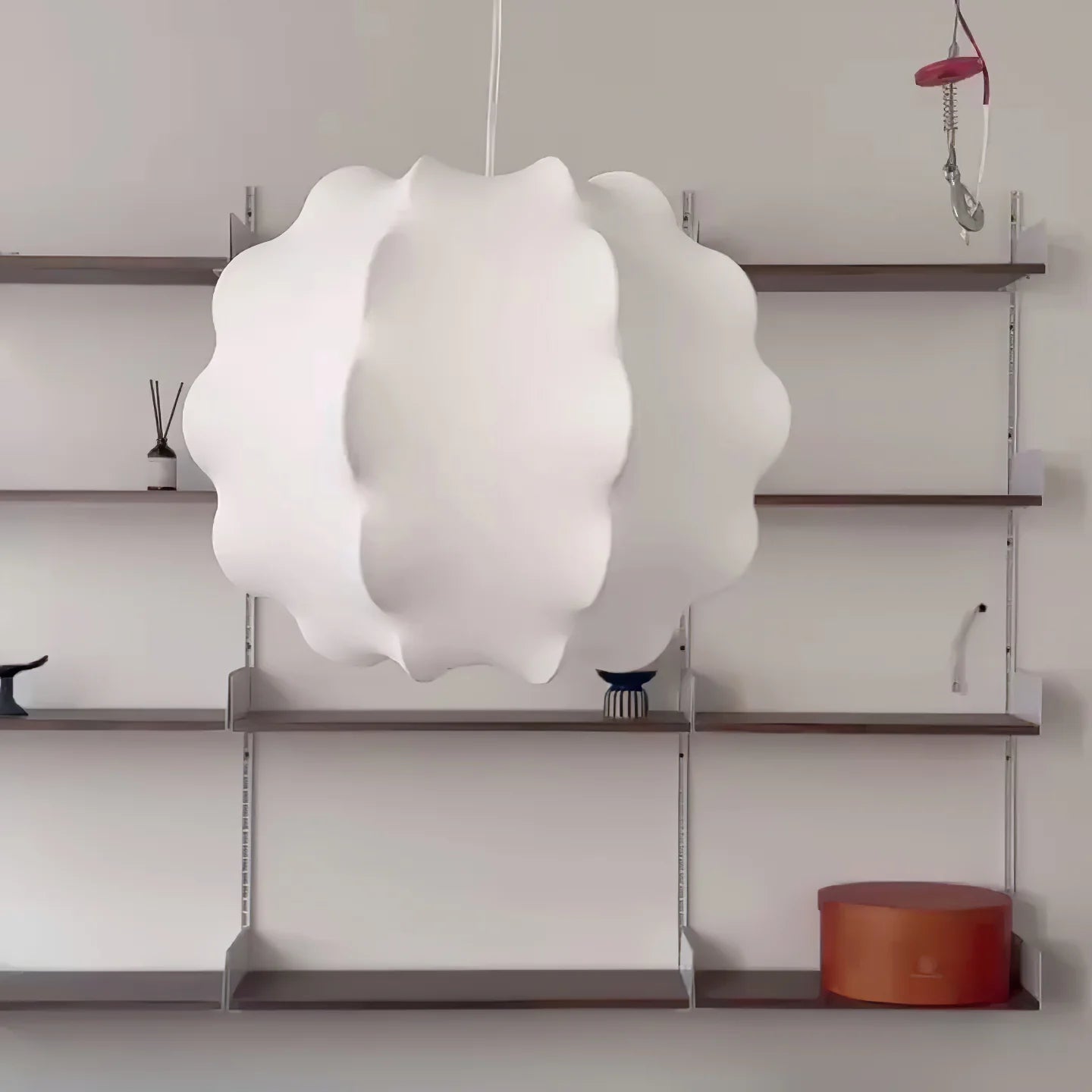 Lampe à suspension élégante en soie ondulée