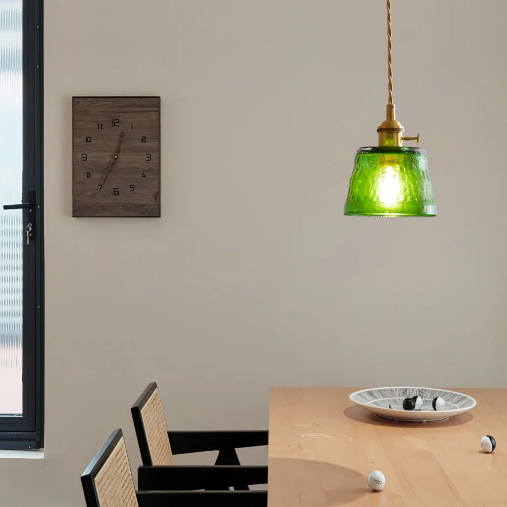 Minimalistische Glasbecher-Pendelleuchte