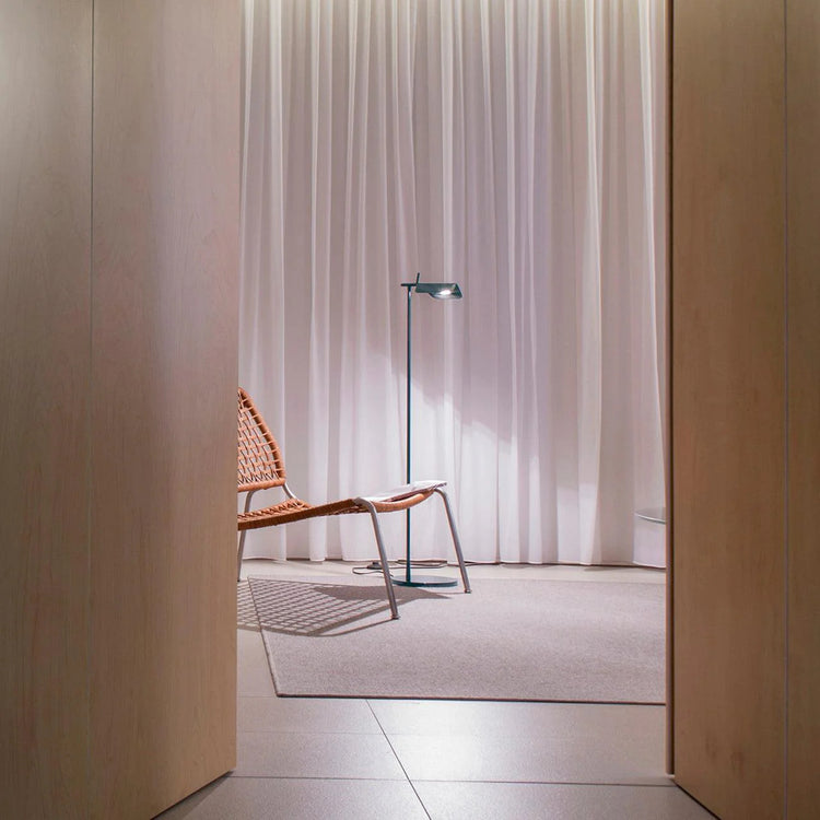 Moderne Streamline Steel Gulvlampe