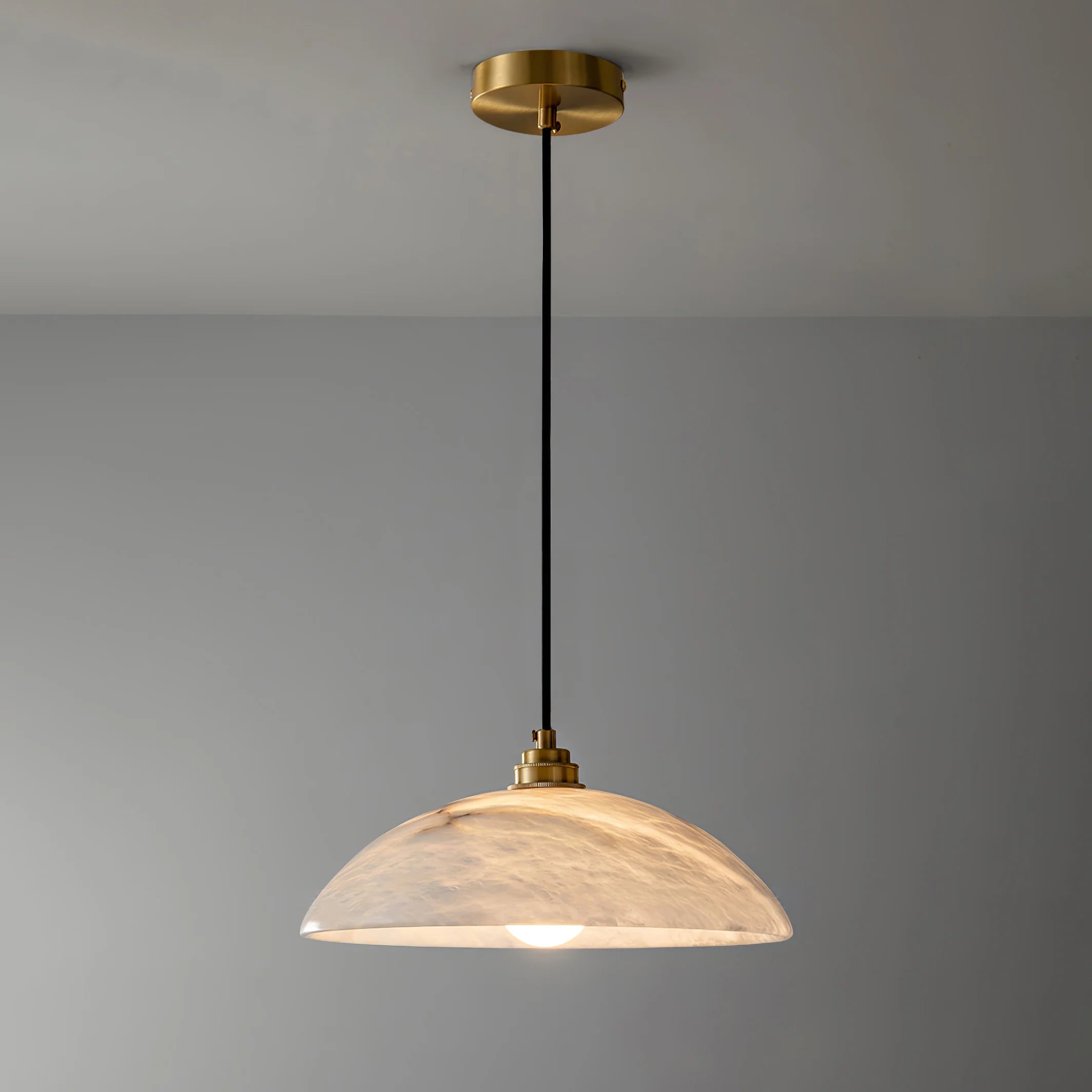 Moderne buet fad inspireret marmor pendellampe