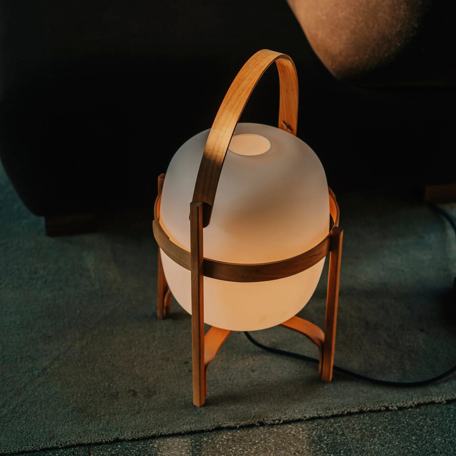 Lampe de table nomade ronde classique en verre