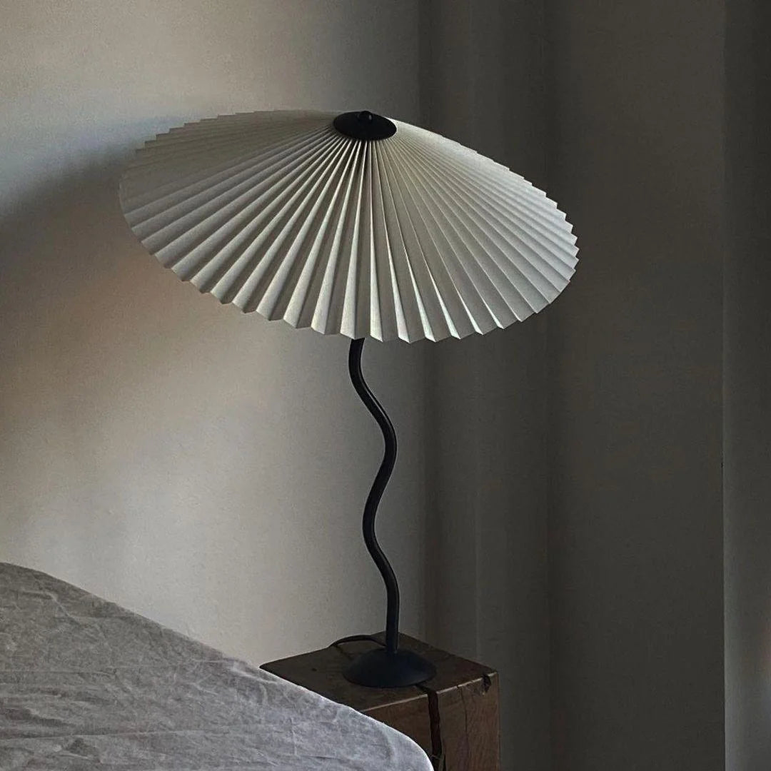 Classic Curva Metal Table Lamp