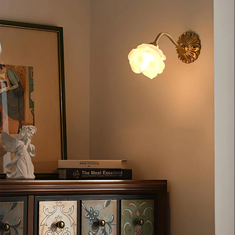 Retro stiliseret blomsterglas væglampe