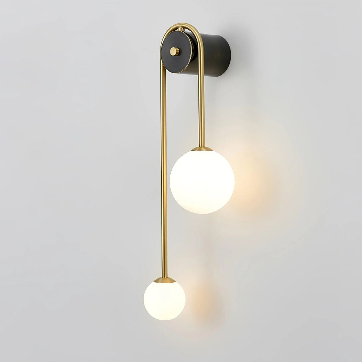Luce murale dell'arco dorato