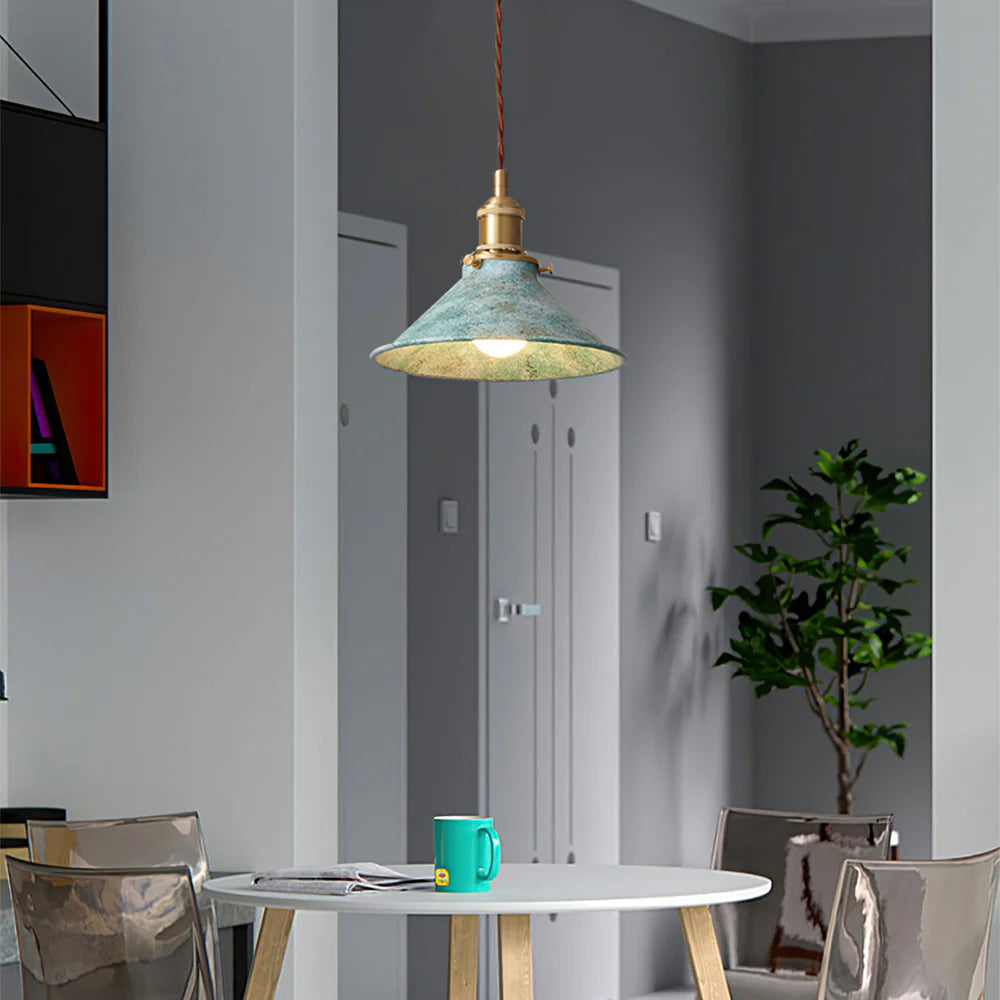 Lampada a sospensione classica in ottone a cono