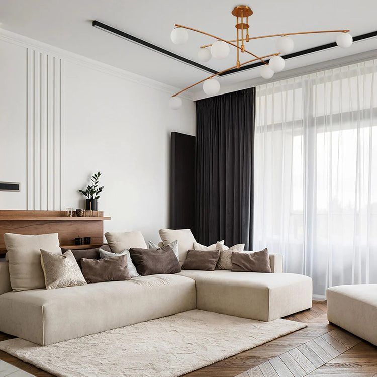 Stilfuld rund lysekrone i glas