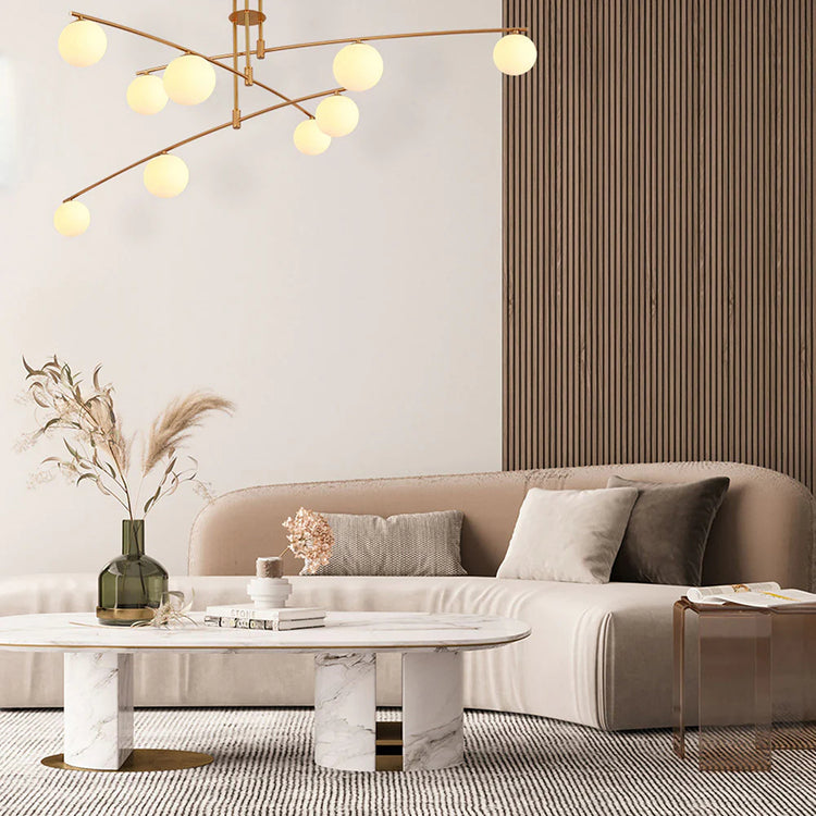 Stilfuld rund lysekrone i glas