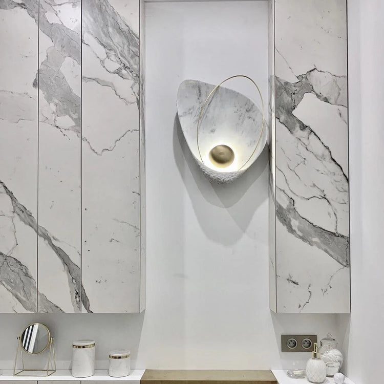 Stilfuld Pearl Resin væglampe